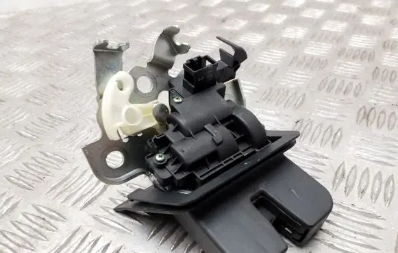 Audi A4 S4 B8 8K Tailgate/trunk/boot lock/catch/latch 8K9827505A
