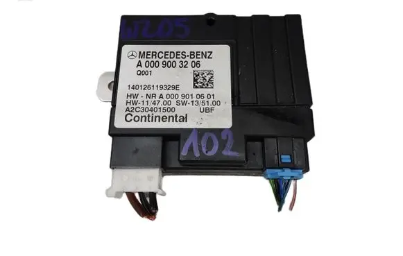 Mercedes-Benz C W205 Fuel pump relay A0009003206