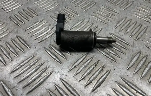 Audi A4 S4 B8 8K Camshaft vanos timing valve 06H103697A