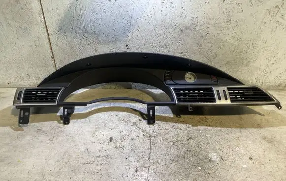 Chrysler Pacifica Dashboard center trim panel F1014B2021 17350908