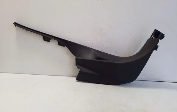 Foot area side trim