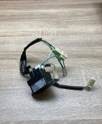 Toyota Prius (XW20) Battery relay fuse G384147020 AEV6910C