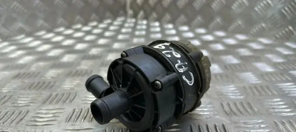Volkswagen PASSAT B8 Electric auxiliary coolant/water pump