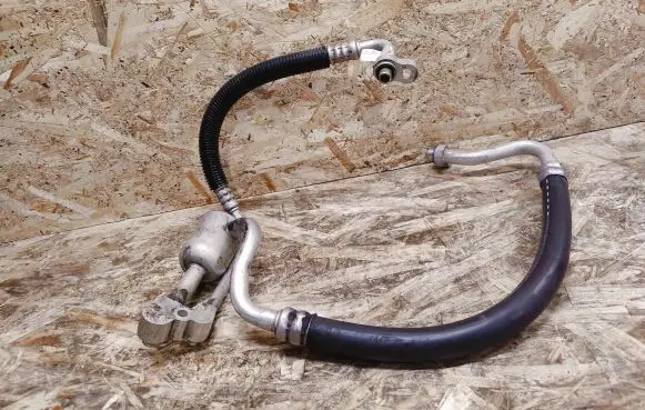 Cadillac XTS Air conditioning (A/C) pipe/hose 22923511