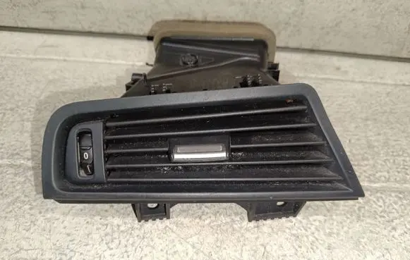 BMW 5 F10 F11 Dashboard side air vent grill/cover trim 9166887