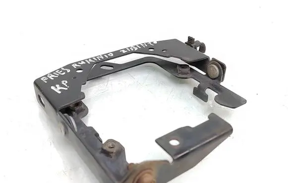 Volkswagen PASSAT B8 Fog light bracket 