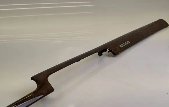 Dashboard glove box trim