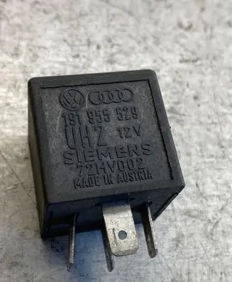 Volkswagen Transporter - Caravelle T4 Other relay 191955529