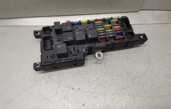 Volvo S60 Fuse module 30728008 518829106