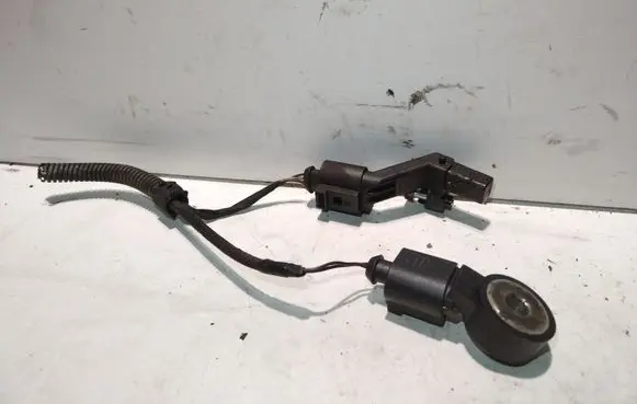 Volkswagen Touran I Crankshaft position sensor 032906433