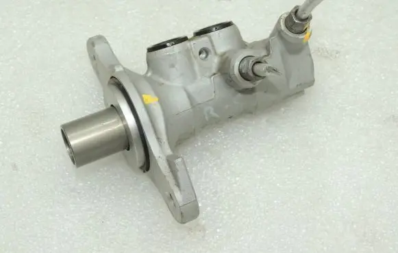 Renault Captur Master brake cylinder 460119686R