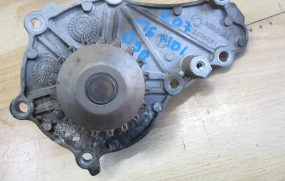 Peugeot 207 Water pump