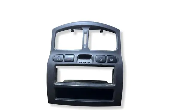 Hyundai Santa Fe Radio/GPS head unit trim 8477126620