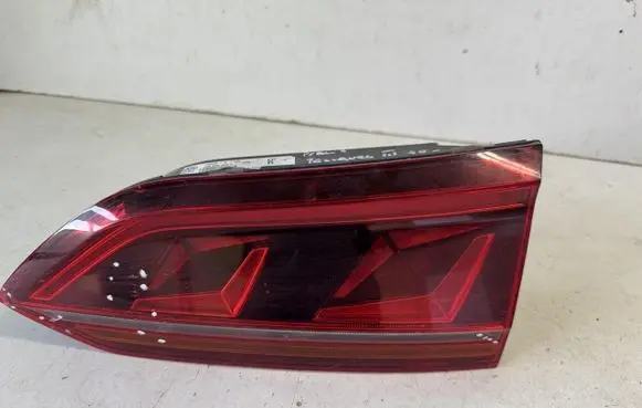 Volkswagen Touareg III Tailgate rear/tail lights 760945308a