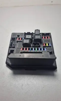 Nissan Juke I F15 Fuse module 284B7 1018308173 519136329