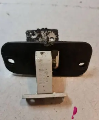 Volkswagen PASSAT B3 Tailgate/trunk/boot hinge 333827301