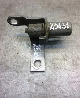 Ford S-MAX Front door upper hinge 6M21U22804AC