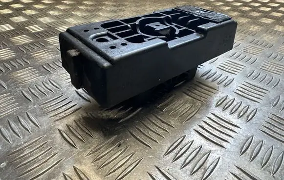 Mercedes-Benz GL X166 Jacking socket point A1666900334