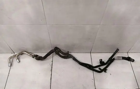 Porsche Cayenne (92A) Engine coolant pipe/hose 7P6121070