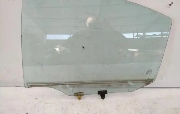 Nissan Primera Rear door window glass