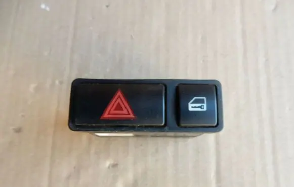BMW 3 E46 Hazard light switch 8368920 40424