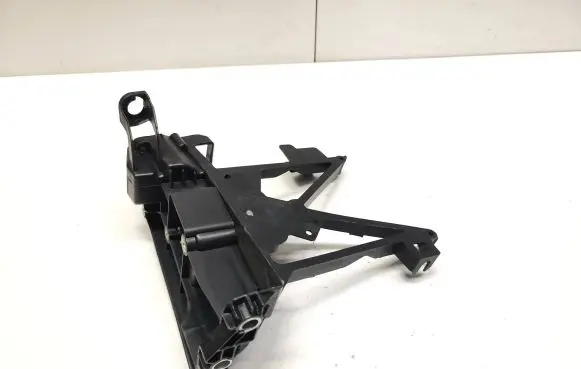 Radiator mount bracket