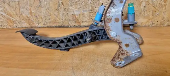Renault Megane II Clutch pedal 72547