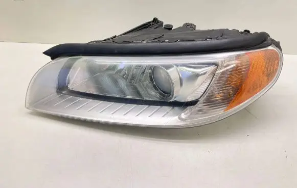 Volvo V70 Headlight/headlamp