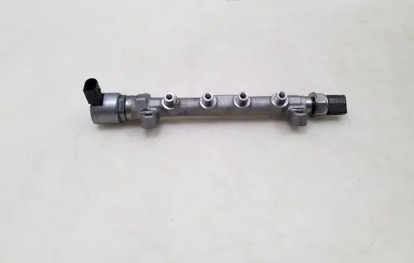 Audi A5 8T 8F Fuel main line pipe 04L089G