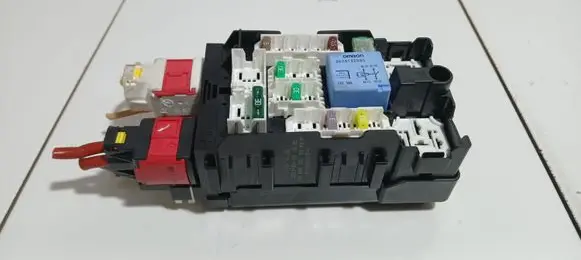 Citroen C4 II Fuse box set 018014781