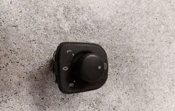 Volkswagen PASSAT B6 Wing mirror switch 1K0959565F