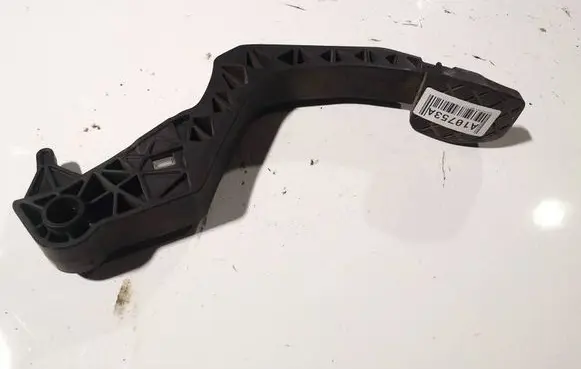 Volkswagen Golf V Brake pedal 