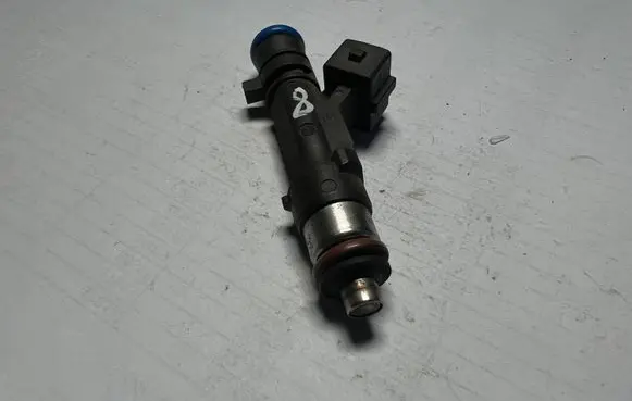 Dacia Sandero Fuel injector 8200227124 0280158034