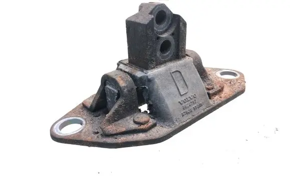 Volvo XC90 Engine mount bracket 8624757
