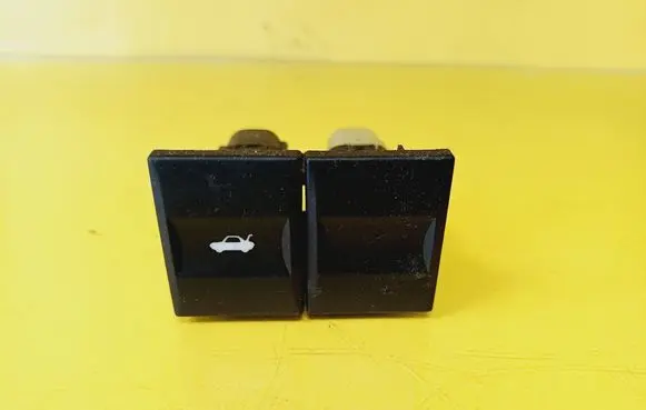 Ford Mondeo Mk III Tailgate opening switch 1S7T19B514AA