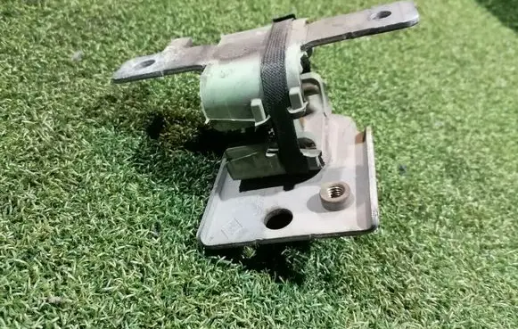 Muffler mount bracket/holder