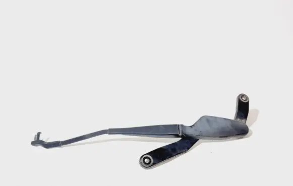 Mercedes-Benz C W204 Front wiper blade arm A2048201544