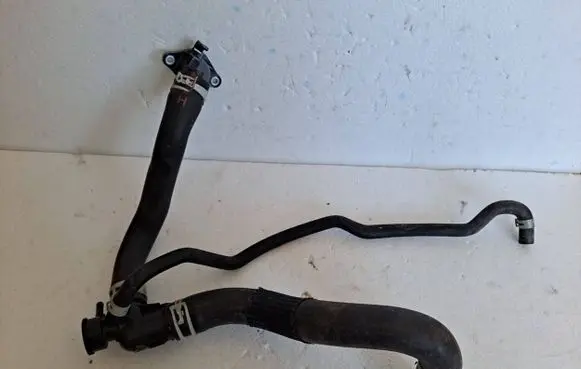 Toyota Yaris XP210 Engine coolant pipe/hose 16571K0050A