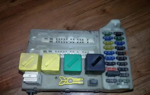 Fuse box set