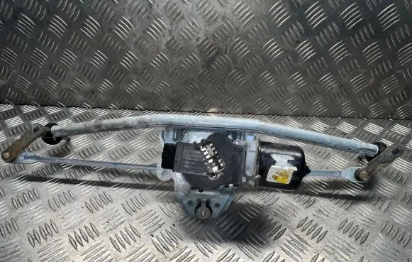 Renault Kangoo I Front wiper linkage and motor