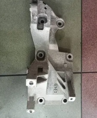 Skoda Fabia Mk1 (6Y) Generator/alternator bracket 045903143F