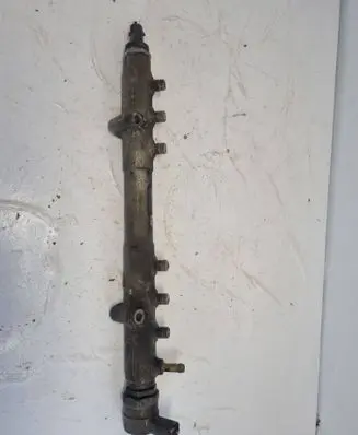 Volvo XC70 Fuel main line pipe 0445215023