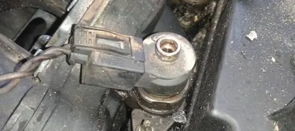BMW X3 E83 Fuel injector 0445110216