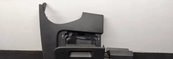 Glove box