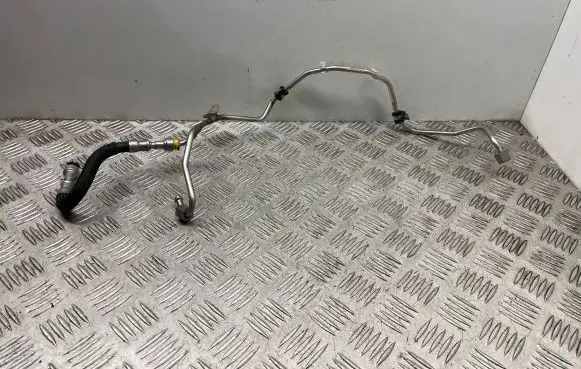 BMW M5 Fuel line pipe 7599874 13537599874
