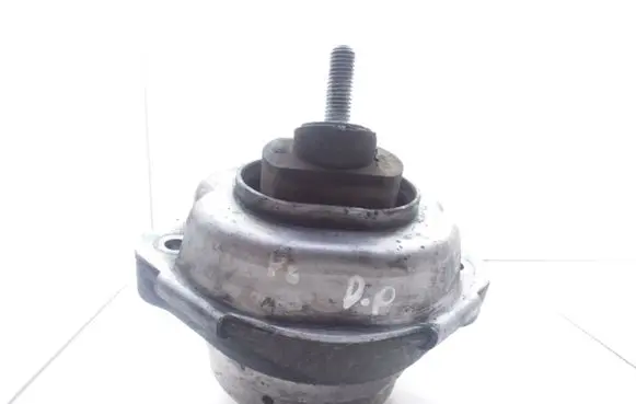 BMW X5 E53 Engine mount bracket 67584401
