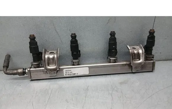 Ford Focus C-MAX Fuel injector supply line/pipe 4M5G-9D28C-DA