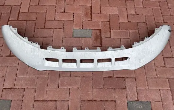 Front bumper lip