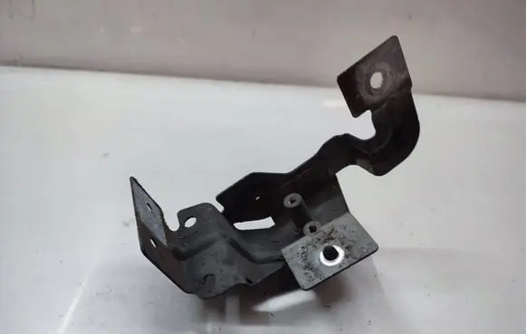 Land Rover Discovery Sport Fender mounting bracket fk7216e128ab