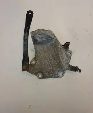 Lexus IS 220D-250-350 Engine mounting bracket